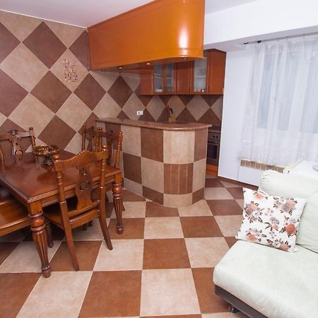 Lea Apartment Bar Bagian luar foto