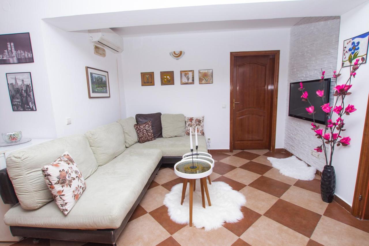 Lea Apartment Bar Bagian luar foto