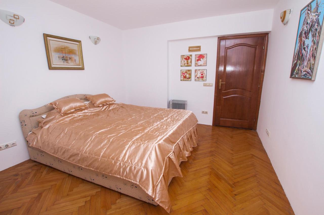 Lea Apartment Bar Bagian luar foto