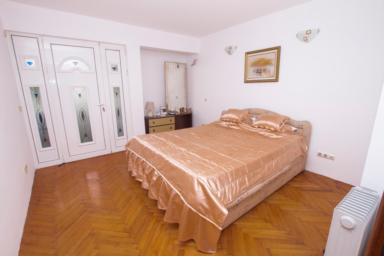 Lea Apartment Bar Bagian luar foto