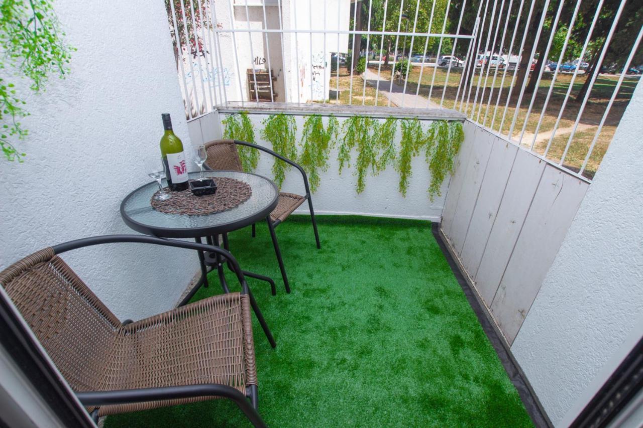 Lea Apartment Bar Bagian luar foto