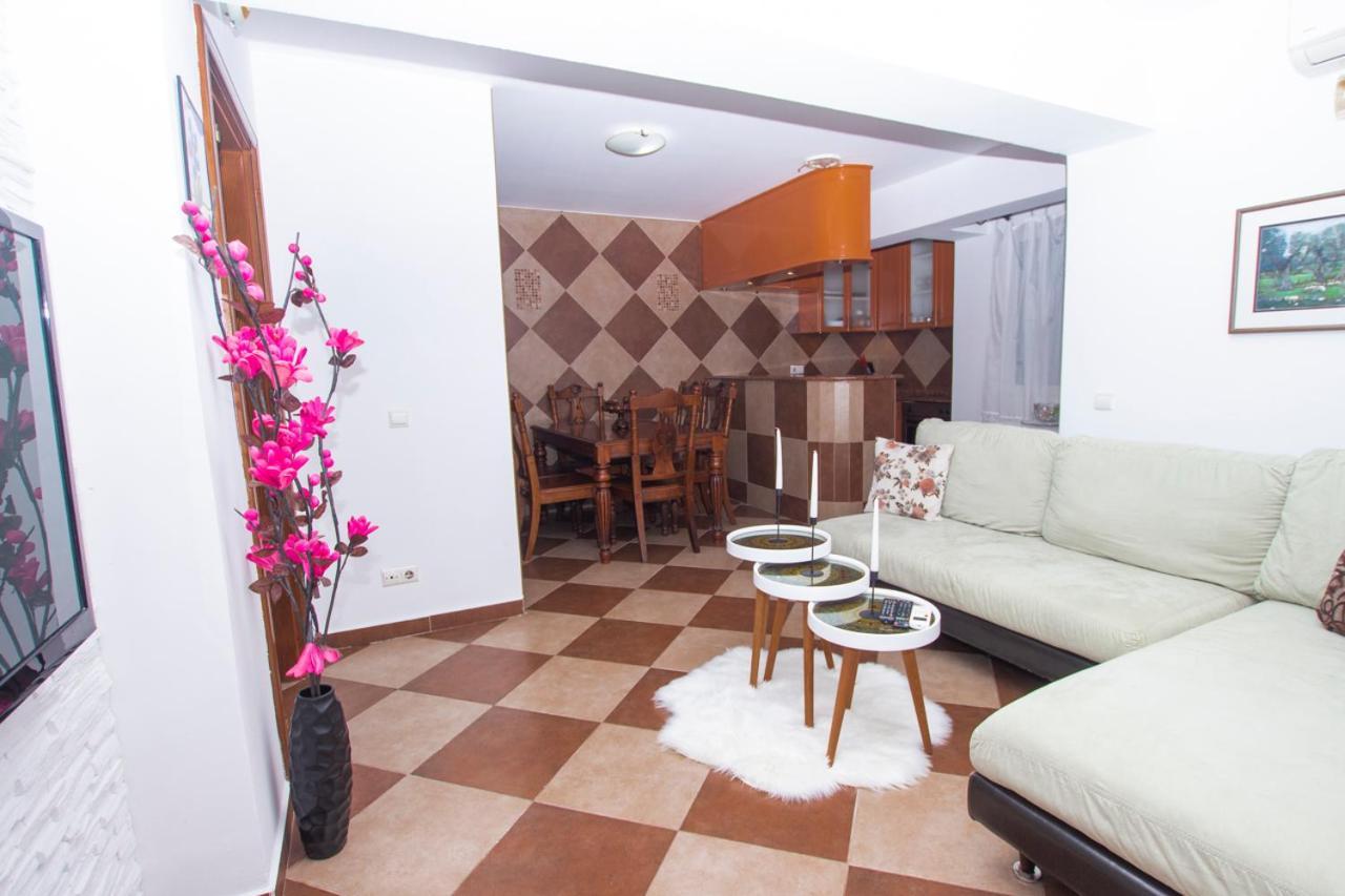 Lea Apartment Bar Bagian luar foto