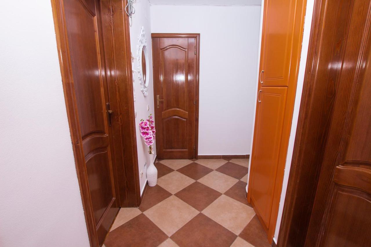 Lea Apartment Bar Bagian luar foto