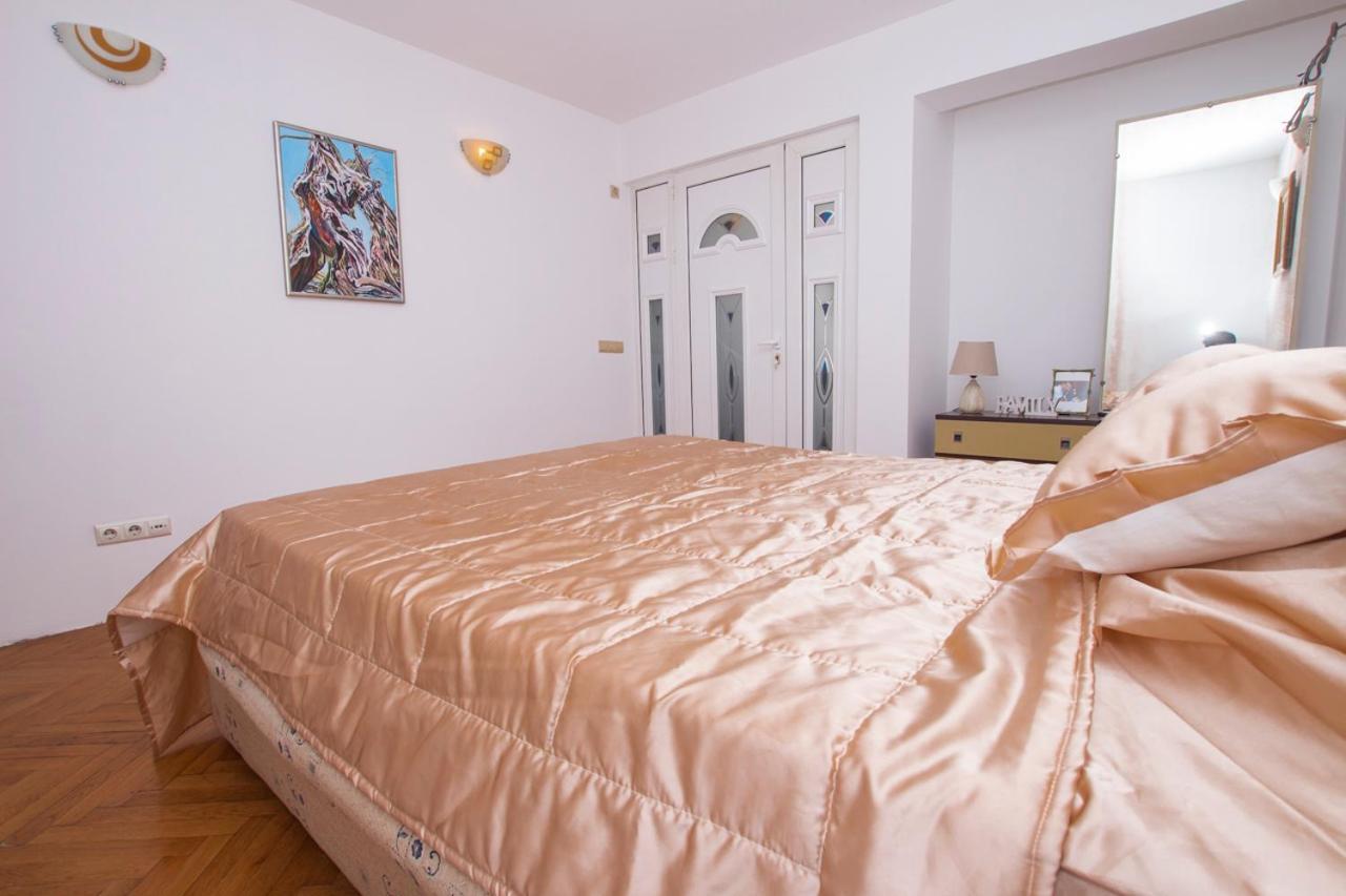 Lea Apartment Bar Bagian luar foto
