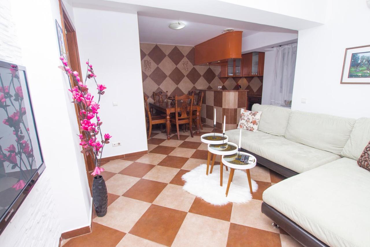Lea Apartment Bar Bagian luar foto