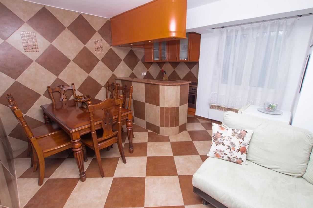 Lea Apartment Bar Bagian luar foto