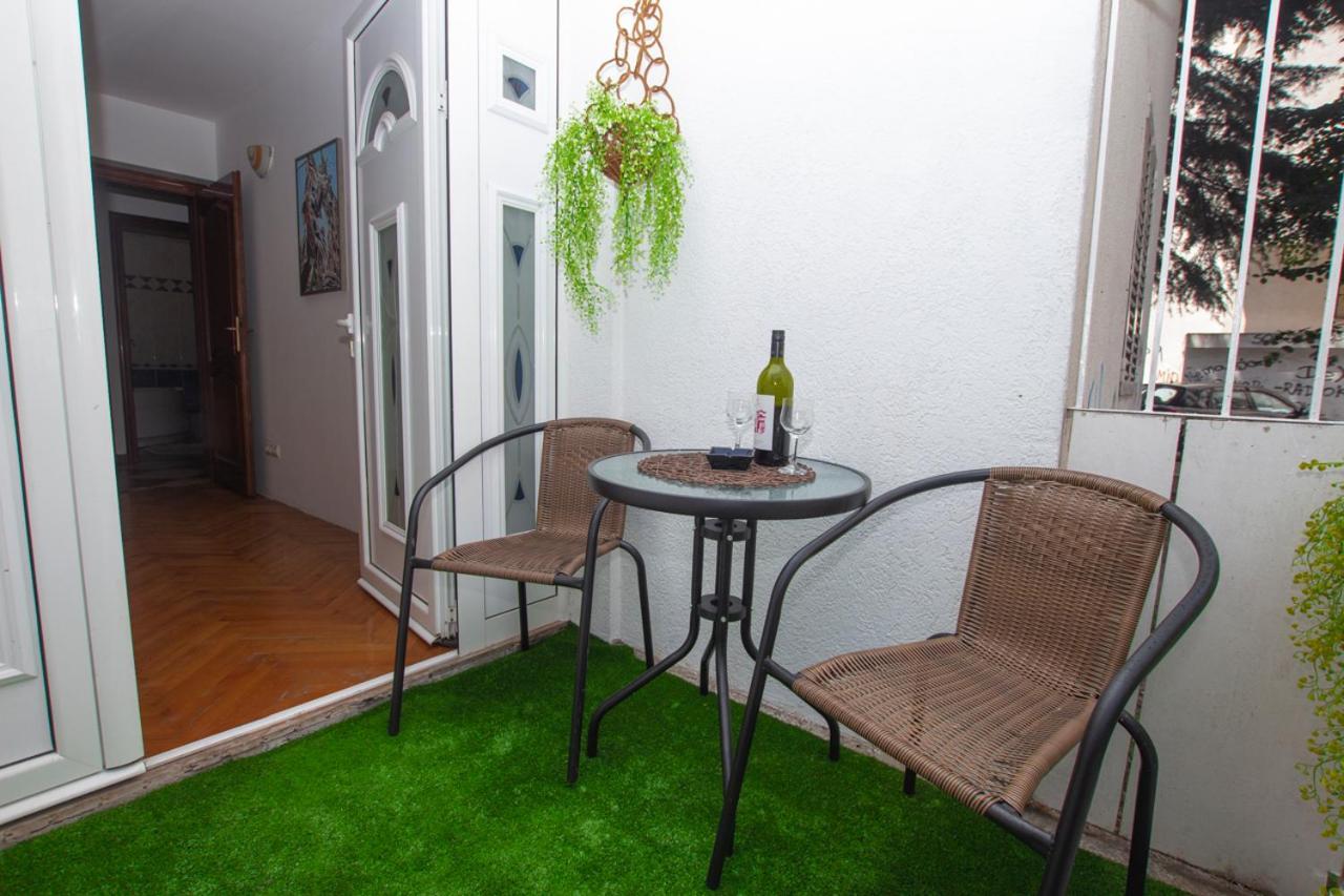 Lea Apartment Bar Bagian luar foto